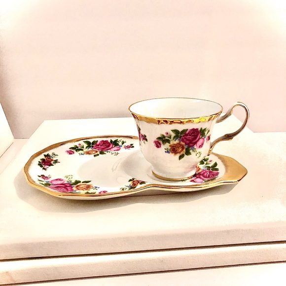 Porcelain Treasures Cup,Saucer, and Desert Plate - Picture 3 of 4